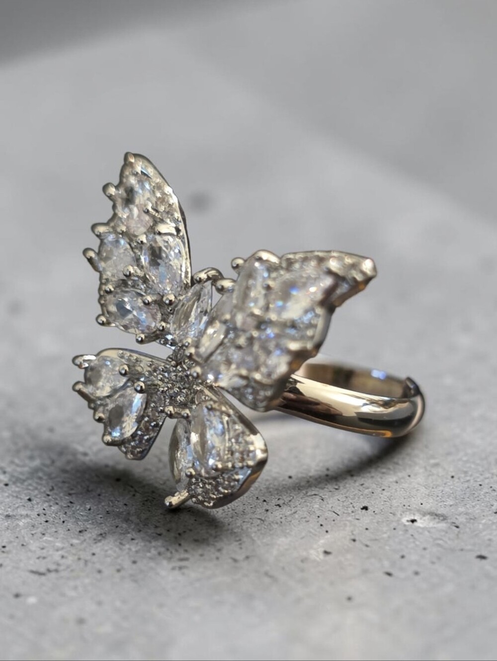 Sassified Boutique Nwt Sparkling Butterfly CZ Ring - Silver Toned